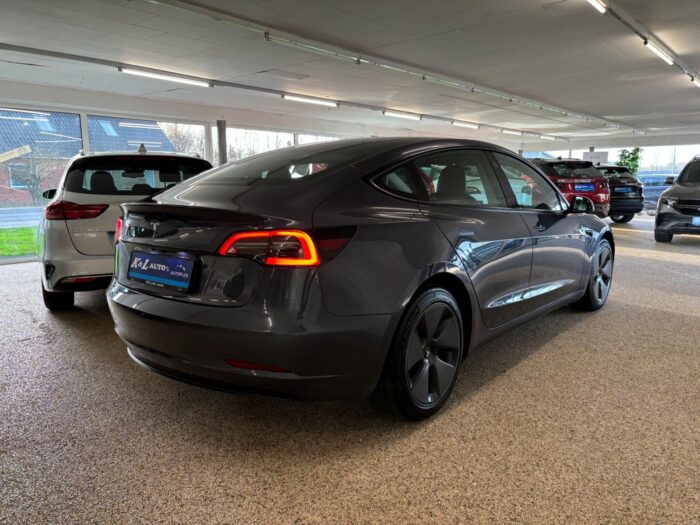 Tesla Model 3 RWD 2022 - Image 20