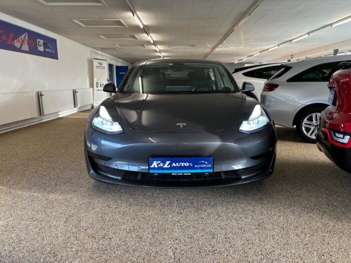 Tesla Model 3 RWD 2022 - Image 22
