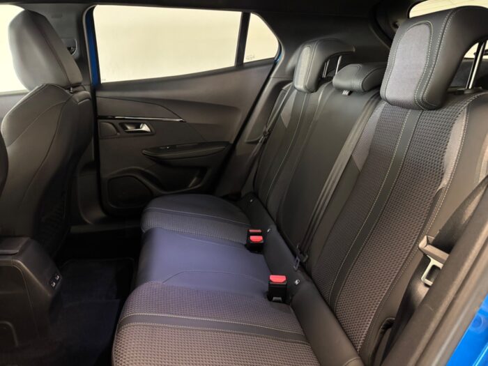Peugeot e-2008 GT 2022 - Image 13