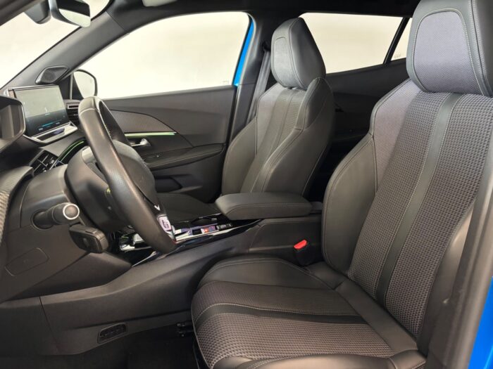 Peugeot e-2008 GT 2022 - Image 12