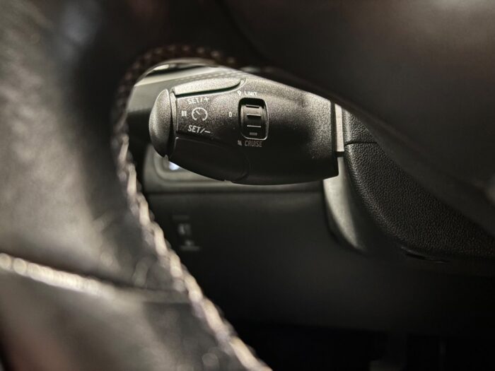 Peugeot 208 BlueHDi 100 Allure Sky 2018 - Image 3