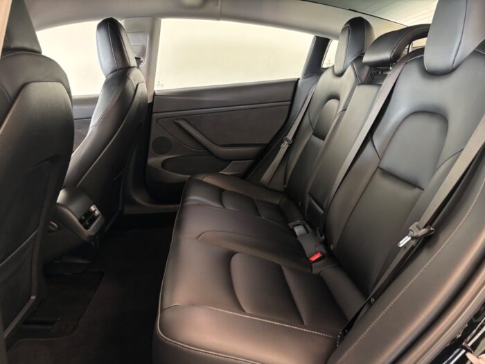 Tesla Model 3 Long Range AWD 2021 - Image 10