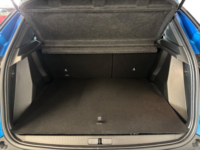 Peugeot e-2008 GT 2022 - Image 18
