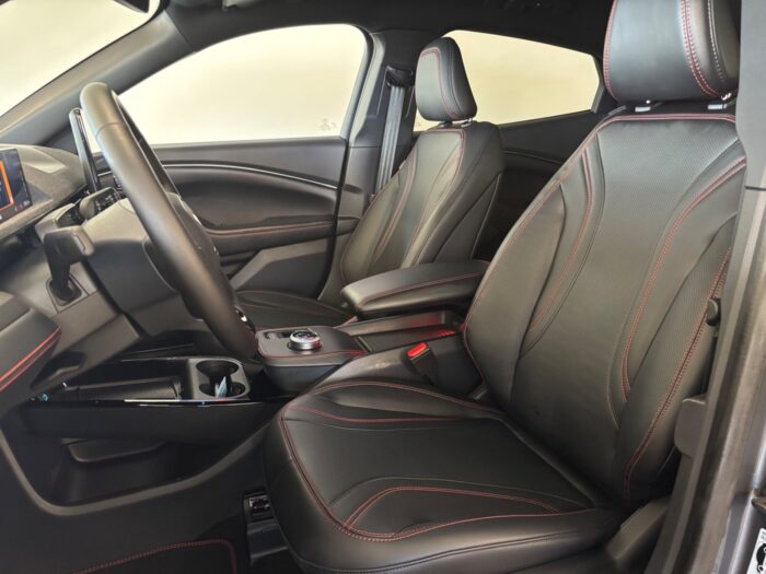 Ford Mustang Mach-E Premium Extended Range AWD 2023 - Image 12