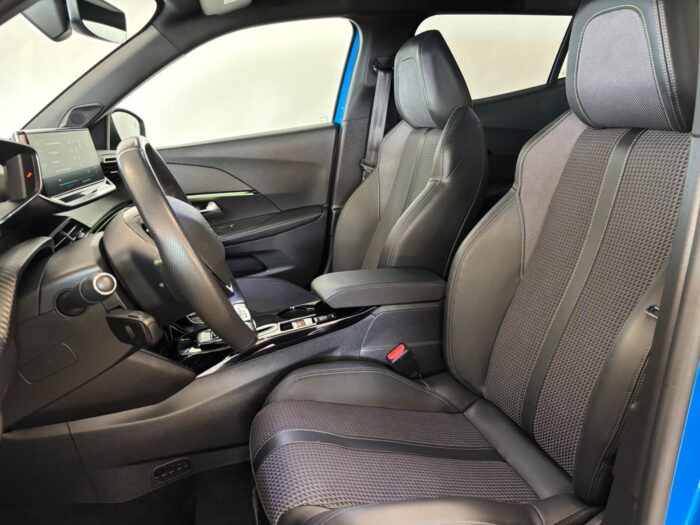 Peugeot e-2008 GT 2021 - Image 12