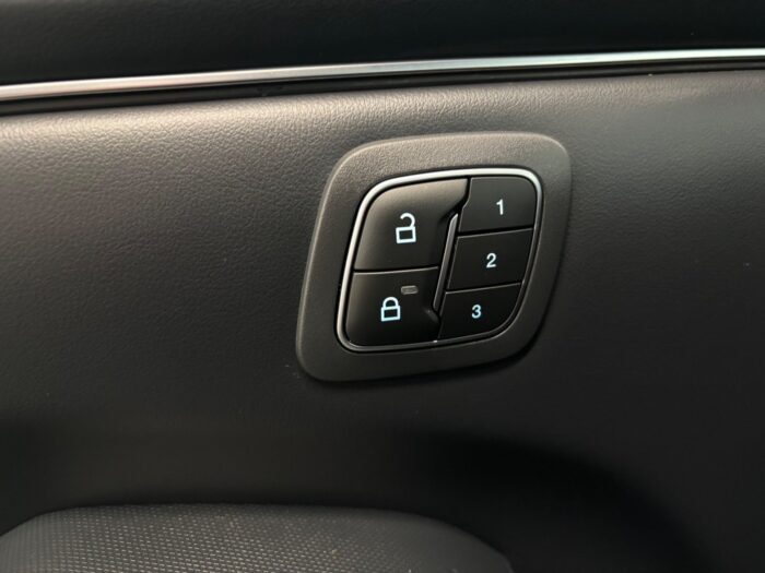 Ford Mustang Mach-E Premium Extended Range AWD 2023 - Image 7