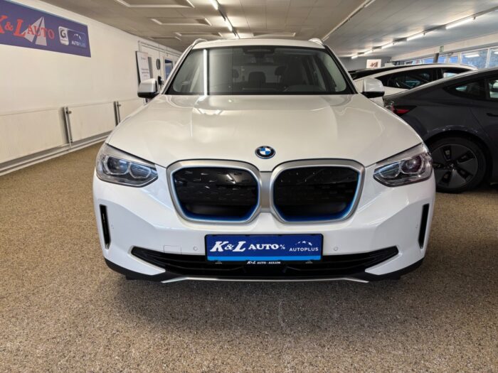 BMW iX3 Charged 2021 - Image 17