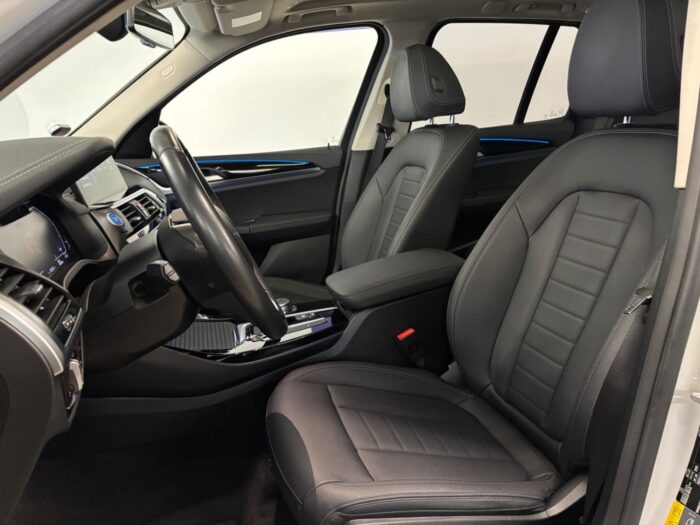 BMW iX3 Charged 2021 - Image 10