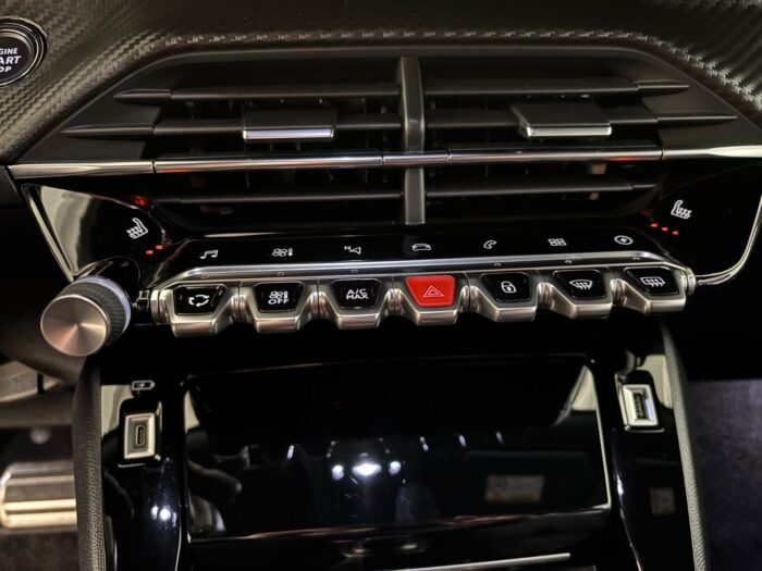 Peugeot e-2008 GT 2021 - Image 11