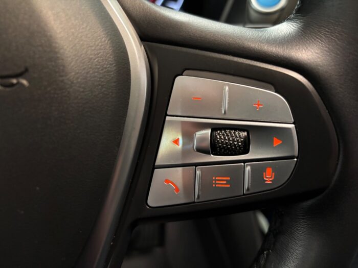 BMW iX3 Charged 2021 - Image 5