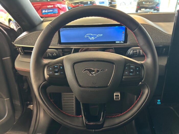 Ford Mustang Mach-E Premium Extended Range AWD 2023 - Image 2