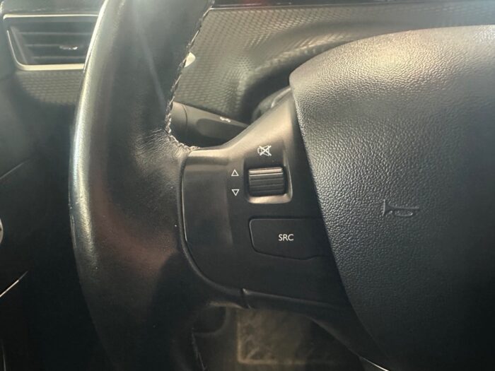 Peugeot 208 BlueHDi 100 Allure Sky 2017 - Image 4
