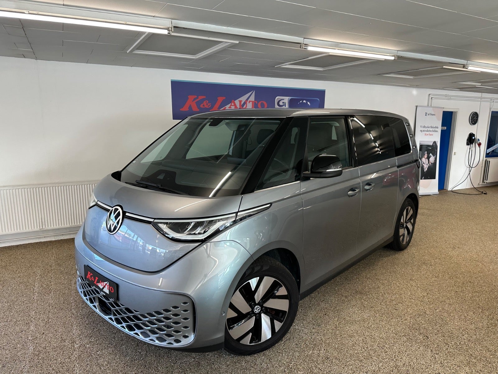 VW ID. Buzz Life 75 Years Edition SWB 2023